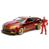 Машина с фигуркой Hollywood Rides – 2016 Chevy Camaro SS Widebody W/Ironman Figure (масштаб 1:24) (99724)