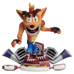  Crash Bandicoot: Action Figure Deluxe - Hoverboard Crash (634482410516)